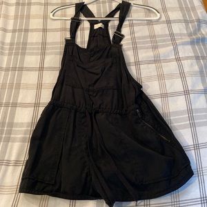 Aritzia brand Wilfred. Size Small. Worn once or twice black overalls.